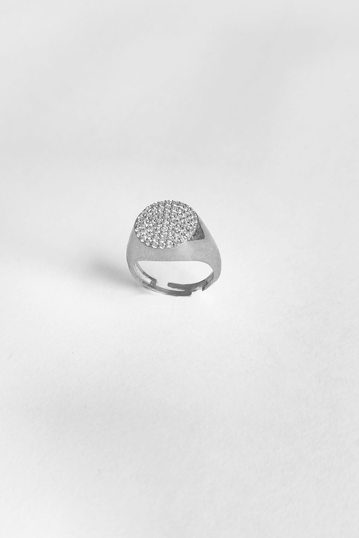 Minimal Beyaz Taşlı Şövalye Figürlü Gümüş Yüzük GOLD-Rhodium