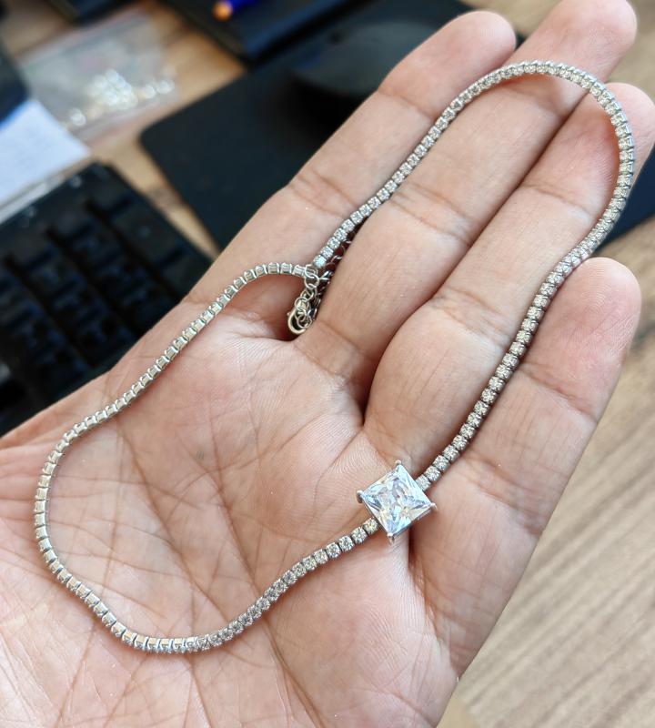 Kare Taşlı 2 mm Suyolu Zincirli Gümüş Kolye