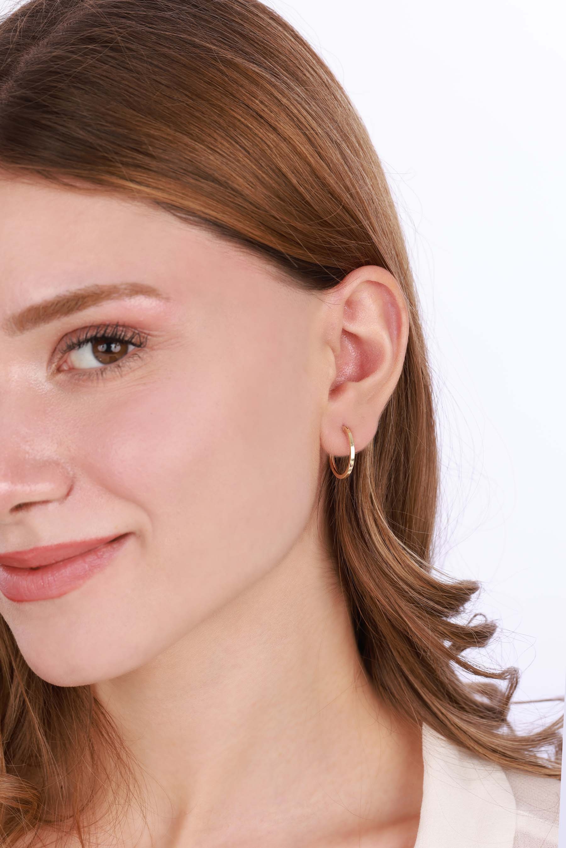 Günlük ve Özel Anlar İçin Gümüş Köşeli İnce Halka Küpe - Gold Renk