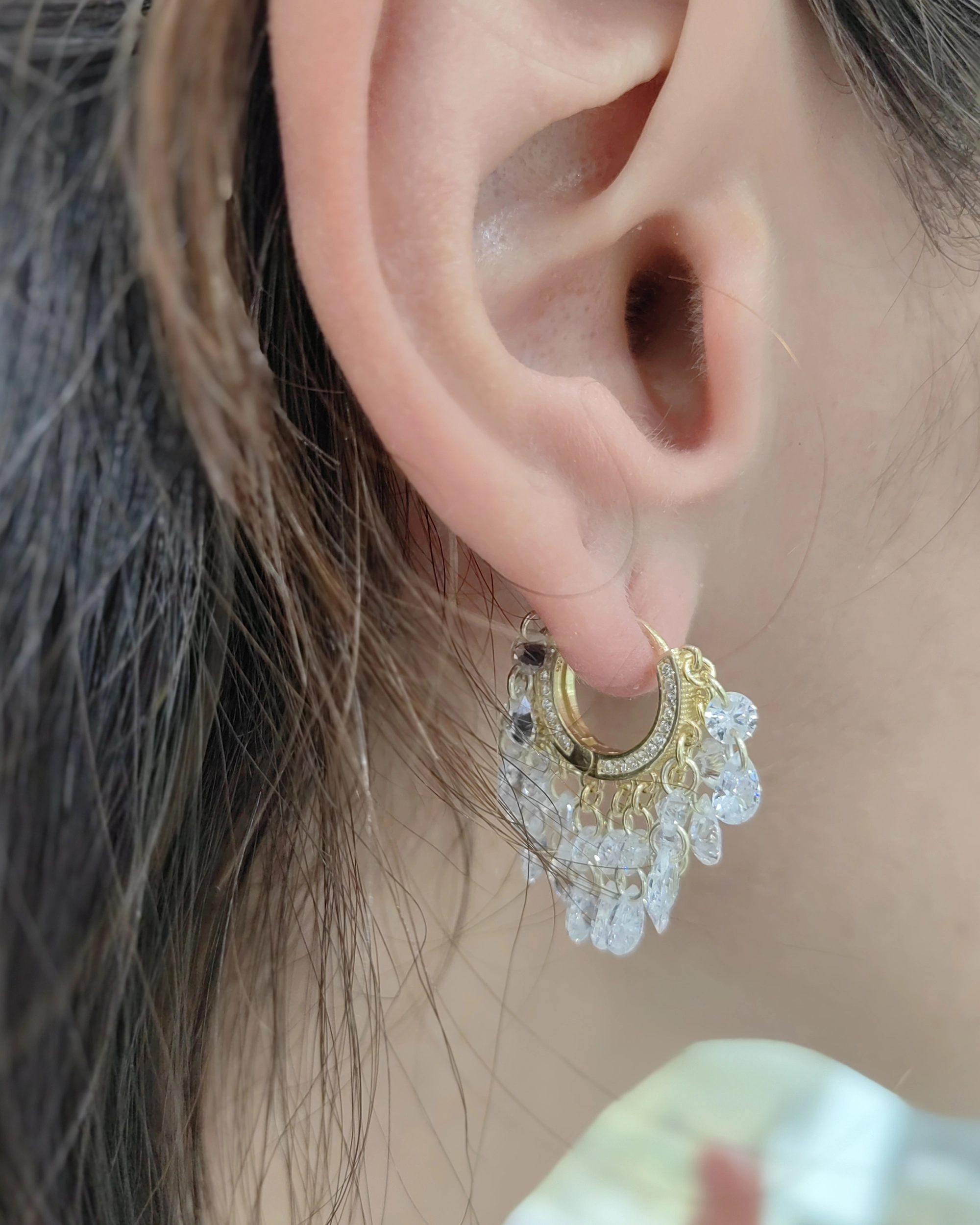 Çok Taşlı Sallantılı Gümüş Küpe | 925 Ayar Şık ve Göz Alıcı Kadın Küpesi - Rodyum Renk