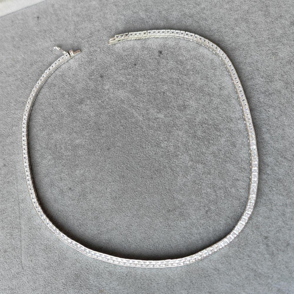 Beyaz Taşlı Gümüş Choker Kolye