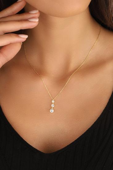 Kadınlar İçin 925 Ayar Gümüş Ortası Taşlı Kolye – Zamansız Şıklık GOLD