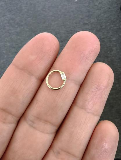 Baget Tek Taşlı 14 K Altın Helix Piercing (585 Damgalı)