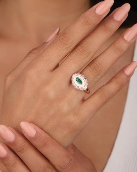 Beyaz Mineli Ortası Yeşil Taş Göz Gümüş Yüzük