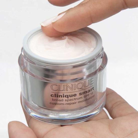 Clinique Smart Spf 15 Akıllı Onarım Gündüz Nemlendiricisi 50 ml